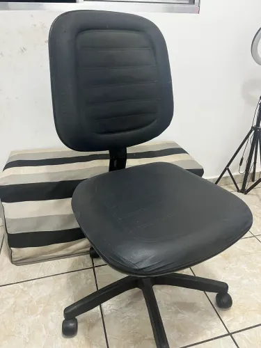 Cadeira giratória de escritório!
