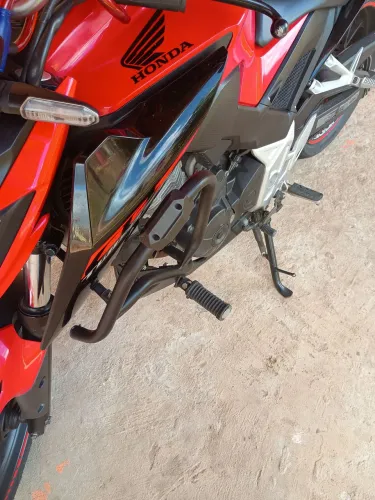 Twister CB 300f CBS