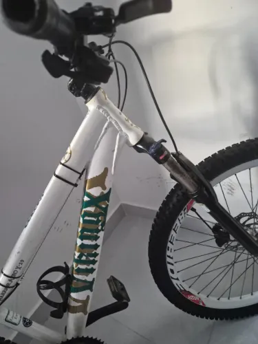 ,Bicicleta Viking X TUFF25 Freeride Aro 26 Freio a Disco 21 Velocida