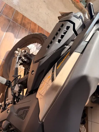 Vendo a minha moto , para quem é chato 