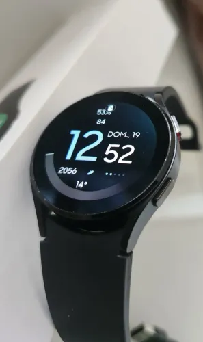 Samsung Galaxy Watch4 40 mm Preto (SM-R860 - versão Bluetooth)
