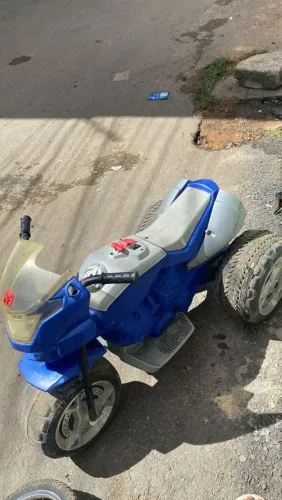 Moto elétrica ifantil,baterria de moto, sobe ladeira ,muito potente,tem conversa no valor