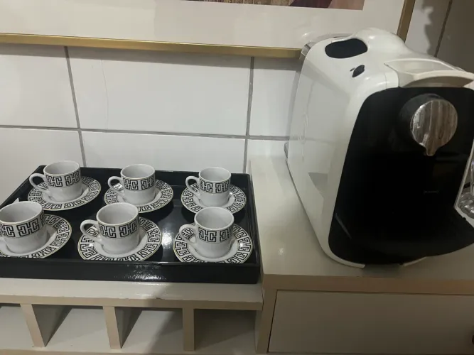 Cafeteira valor 190 com chicaras