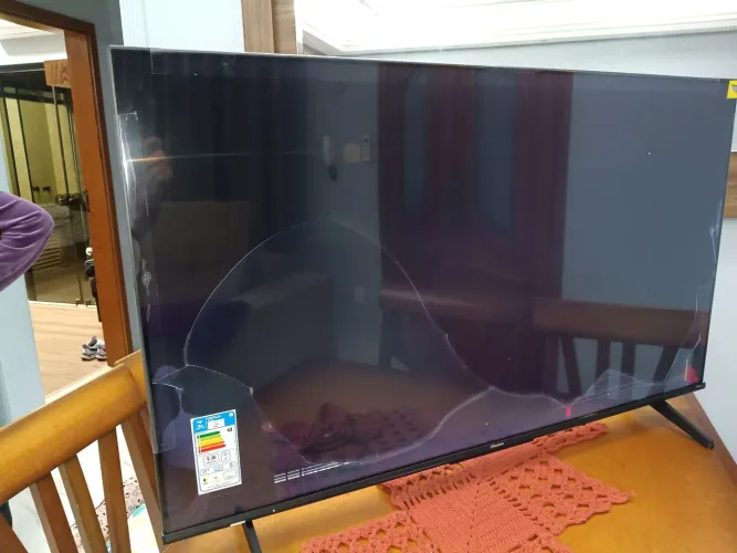 Tv qled hisense q6n 50 polegadas