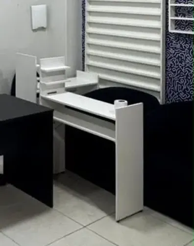 Vendo mesa manicure / salão