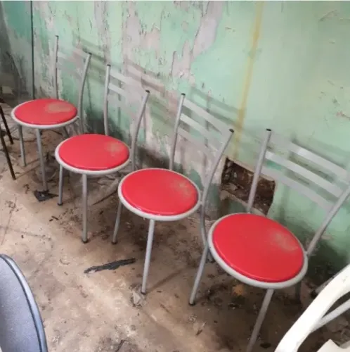 4 Cadeiras De Ferro Assento Vermelho