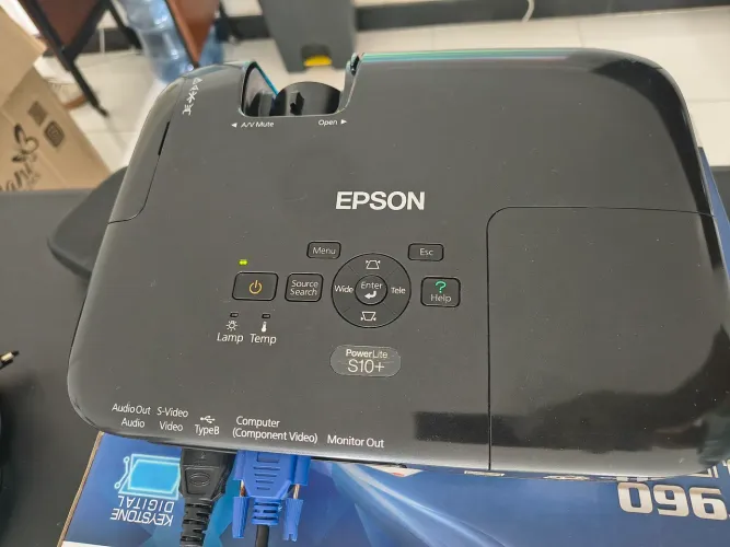 PROJETOR EPSON POWERLITE S10+ - ÓTIMO PARA AULAS, EVENTOS E JOGOS! 