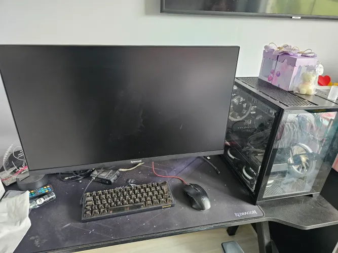 Ryzen 7 5700X 32gb ddr4 rx9070 16gb