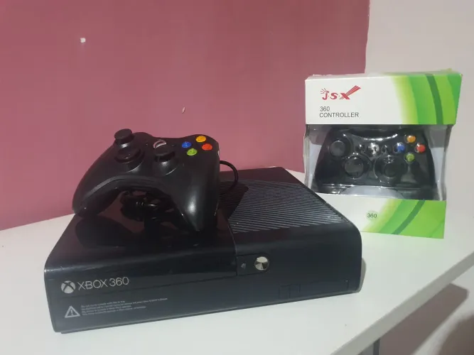 Xbox 360 DESBLOQUEADO + 2 controles + HD 320gb LOTADO de JOGOS 