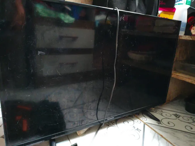 Vende-se tv 40 polegadas Panasonic quebrada