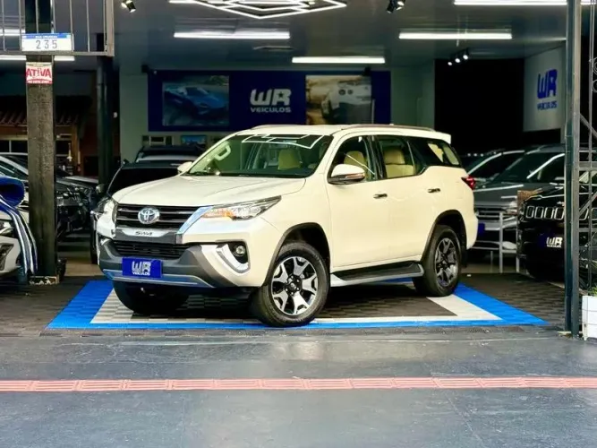 Toyota Hilux SW4 SRX Diamo. 4X4 2.8 TB DIE AUT 2020