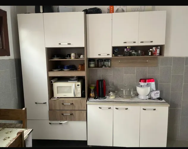 Vende-se um armário de cozinha
