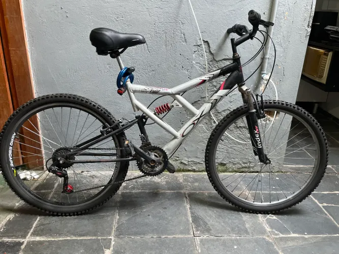 Bike Aro 26 amortecedor dianteiro e traseiro 