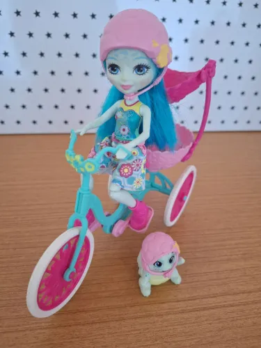 Boneca Taylee Tartaruga com bicicleta - linha Enchantimals