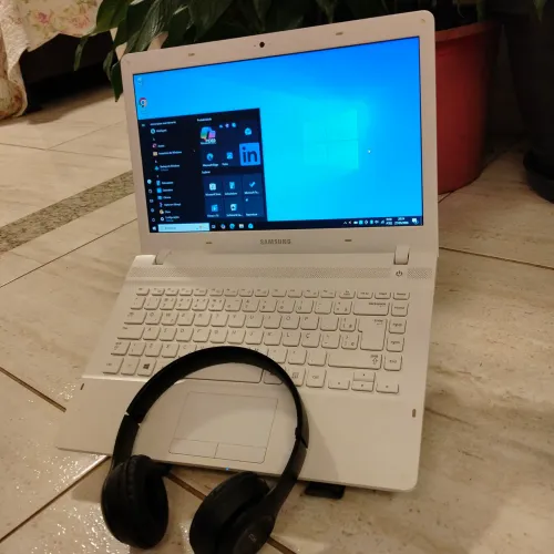 Notebook Samsung Intel Core i3 8GB RAM HD SSD Bateria nova programas instalados 