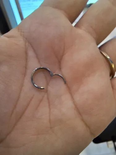 Piercing de nariz em titânio