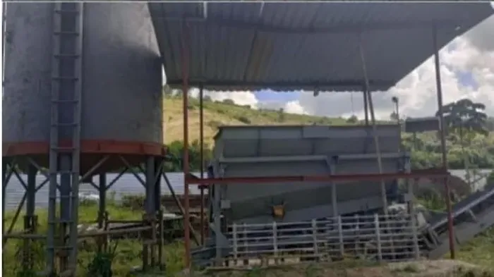 USINA DE CONCRETO, C/ RESERVATÓRIO DE ÁGUA