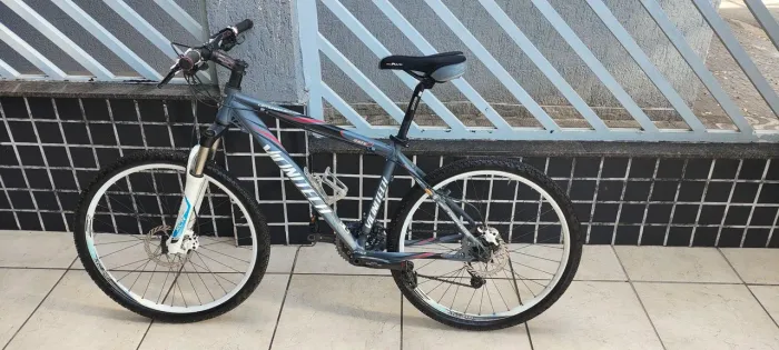 Bicicleta aro 26 Vincinni alux Deore SLX