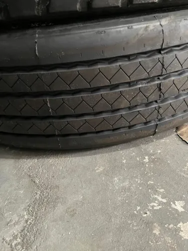 Pneu 295/80 R22.5 recondicionado