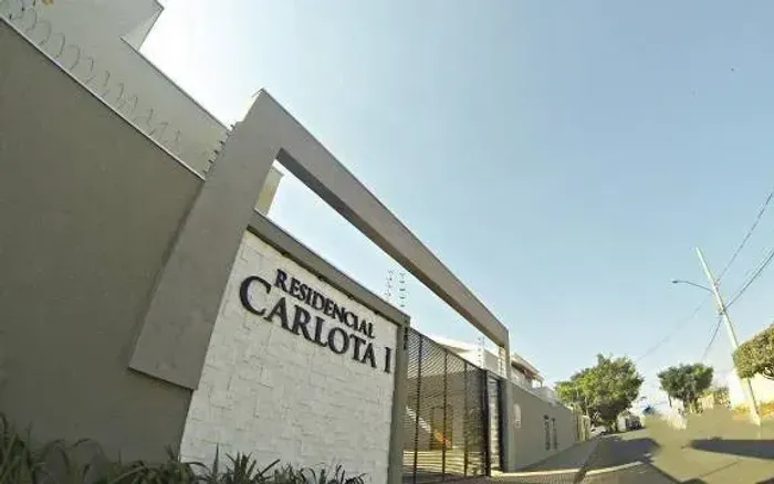 CASA COM 3 QUARTOS,SENDO 1 SUÍTE NO CONDOMINIO RESIDENCIAL CARLOTA