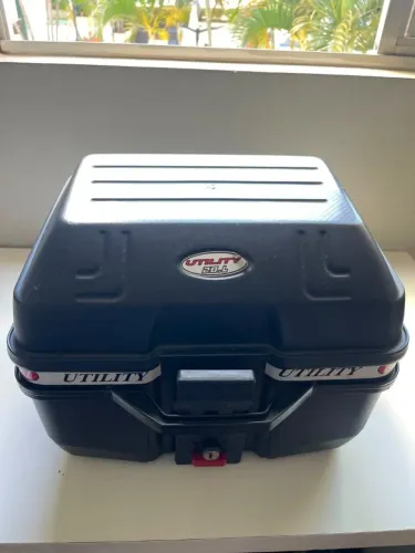 Bau Utility 28L Preto com Suporte Churrasqueira