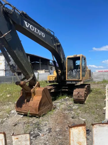 Escavadeira Volvo EC210 (2006) - No Estado / Para Repasse