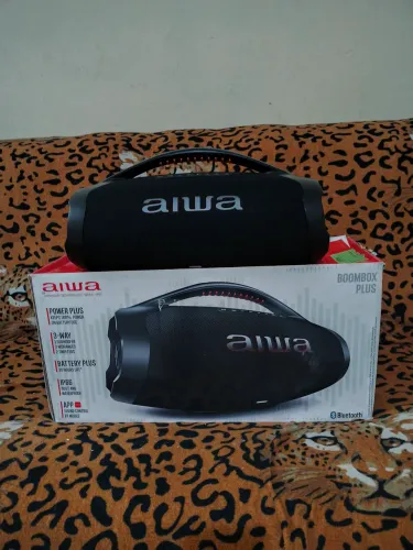 Vendo som AIWA BOOMBOX BBS-01 semi-novo, na caixa, valor R$ 1300,00, nota fiscal, garantia