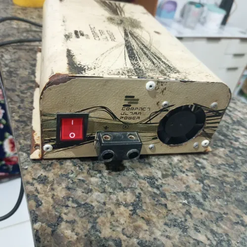 Vende-se eu troco uma fonte de 70 a