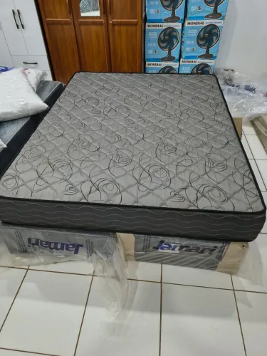 Colchão Queen cama nova