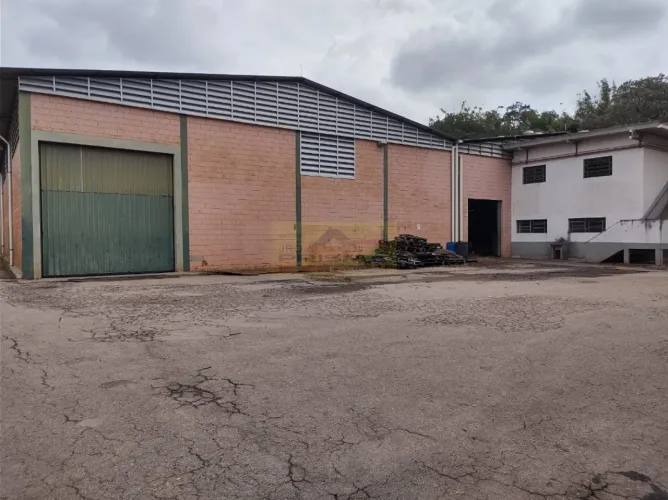 Galpão Industrial de 2.758m² para Venda ou Locação em Itupeva-SP, Bairro Paineiras: salas,