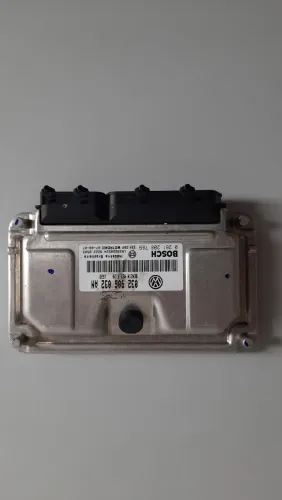 Módulo de injeção eletrônica VW Bosch 032 906 032 AN Volkswagen Fox 1.6 EA111