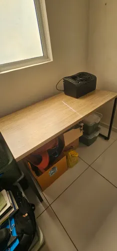 Mesa escritório madeira e metal