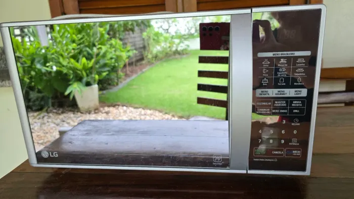 Vendo microondas LG MH7053RA