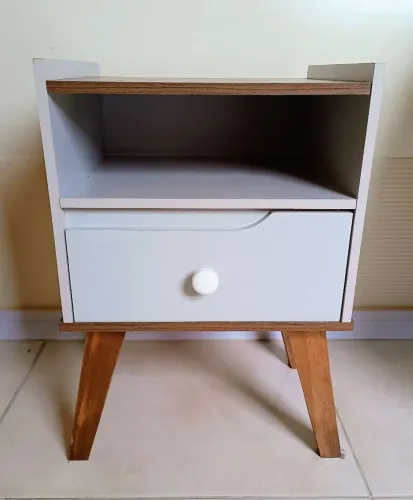 Mesa de cabeceira