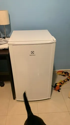 Frigobar Electrolux 122L