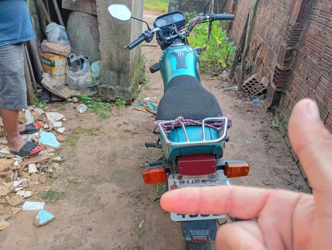 Moto Titan 99/00 impecável pra trocar em outra