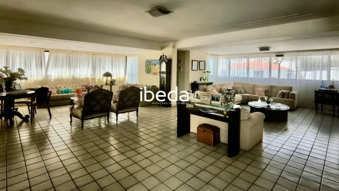 ibeda - Apartamento para venda em Candelária Sala ampla 330m², 4 Suítes, 4 Vagas