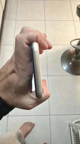 Troco iPhone 11 64 GB Branco