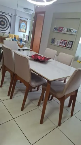 Conjunto de Sala de Jantar Mesa e 6 Cadeiras