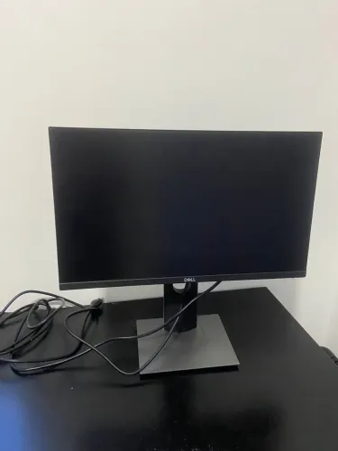Monitor Dell 22" Full HD com Ajuste de Altura em perfeita condição 