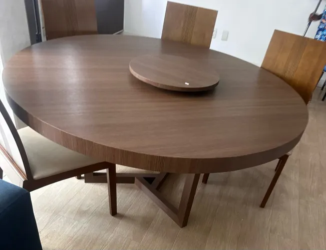 Mesa com 6 cadeiras madeira maciça revestida conservadissima