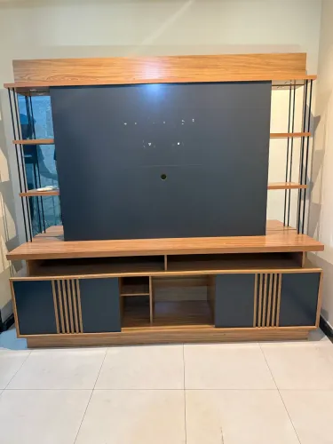 Painel de TV com luz de led e espelho
