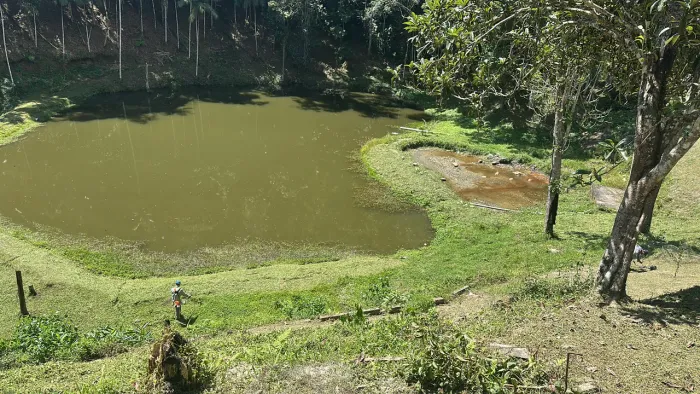 Terreno de 10.543 metros quadrado com 3 lagos e nascente