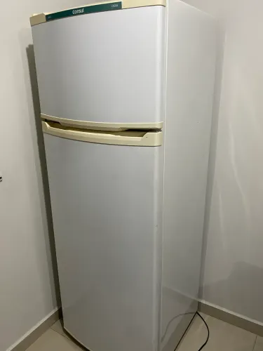 Geladeira Consul Duplex 334L 127V em Ótimo Estado - Vendo ou Troco por Ar-Condicionado