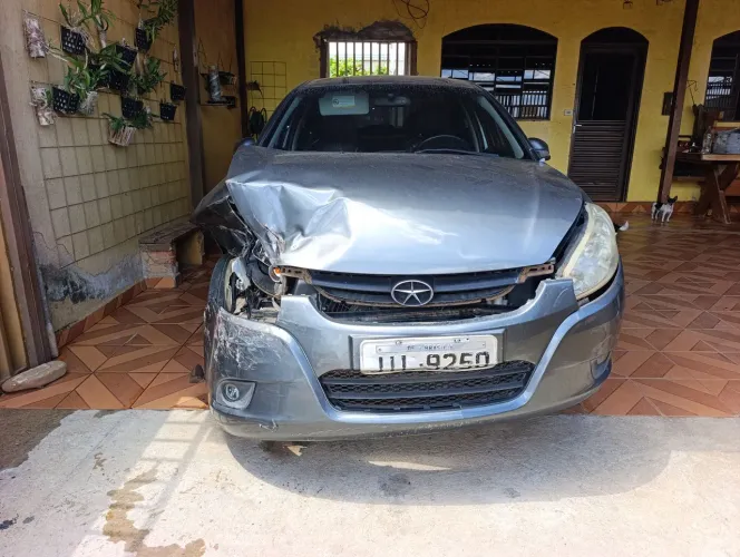 JAC J3 Turin Sedan 1.4 16V 4P Mec. 2012