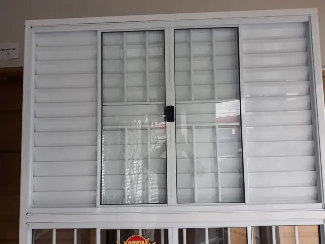 Janela veneziana 6 folhas com grade 100x120 alumínio branco linha modular