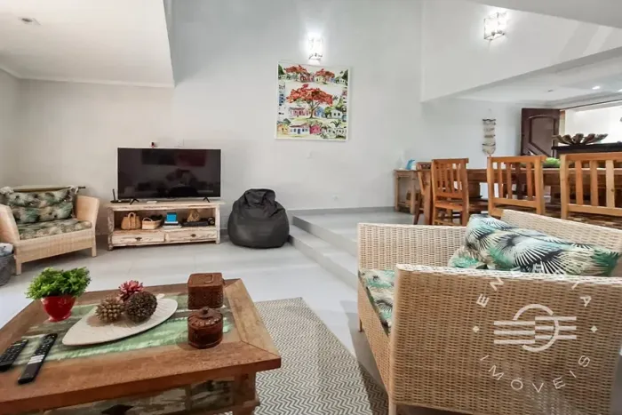 VILLÁGIO COM 3 DORMITÓRIOS (3 SUÍTES), 4 VAGAS À VENDA EM RIVIERA DE SÃO LOURENÇO