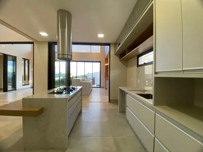 Casa em condomínio na zona sul