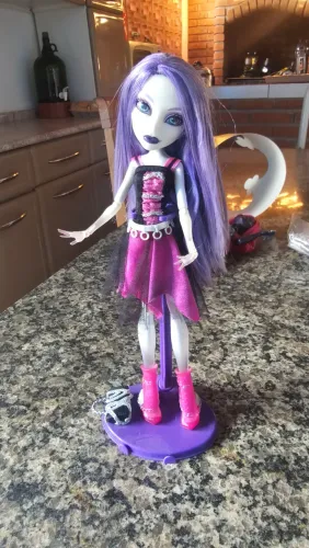 * LEE DESCRIÇÃO* Monster high Spectra vondergeist