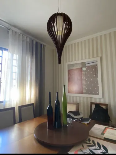 Luminária de teto em MDF